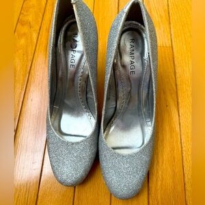 NWOT Rampage “Mollie” Silver sparkle pumps - silver wrap heel.  Ladies 10 medium